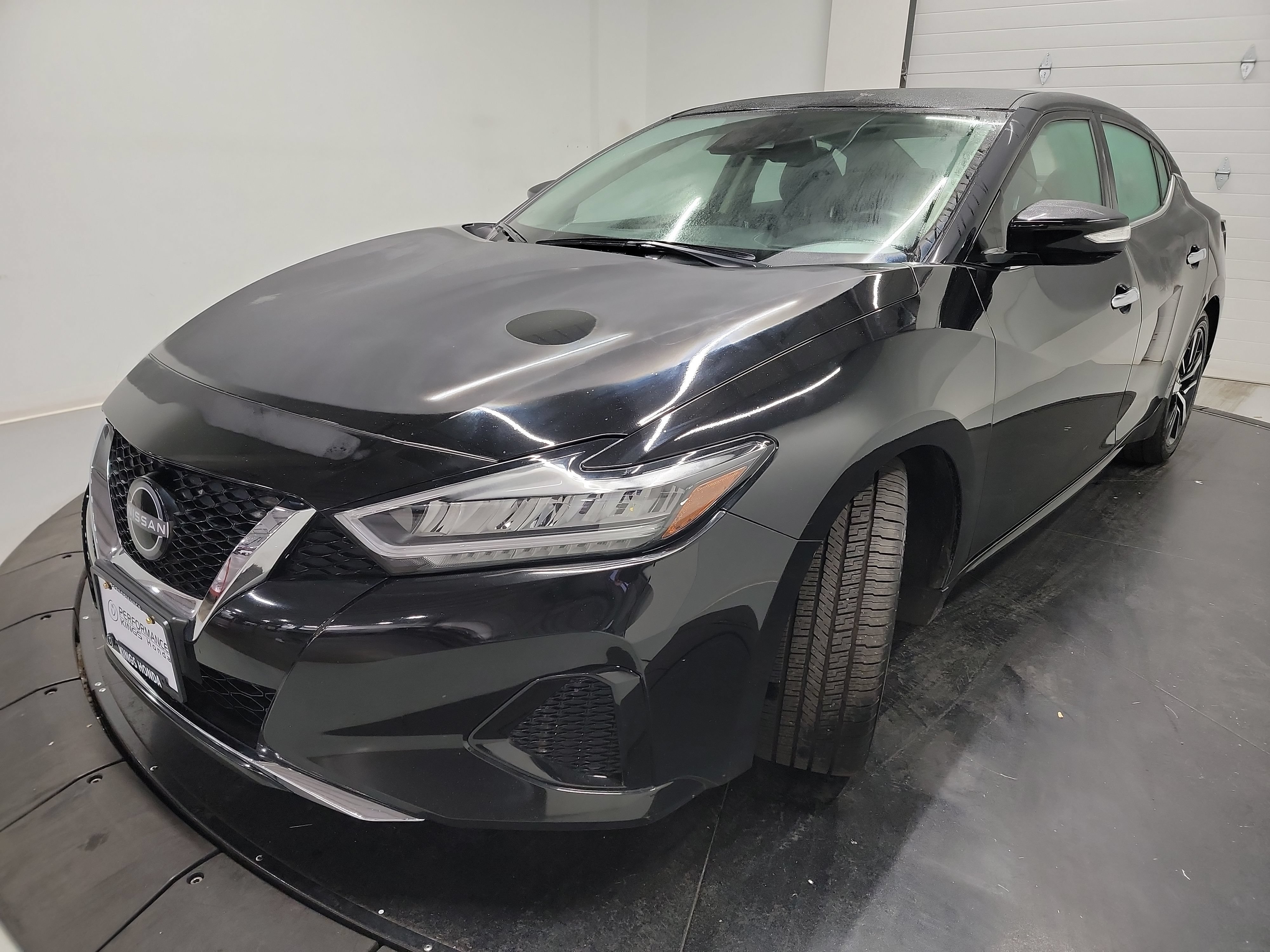 Used 2023 Nissan Maxima SV w/ Floor Mat Group FWD image 3