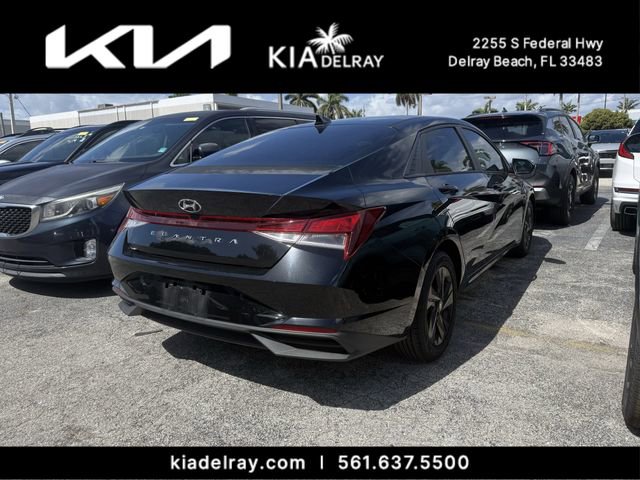 Used 2023 Hyundai Elantra SEL w/ Preferred Accessory Package image 7