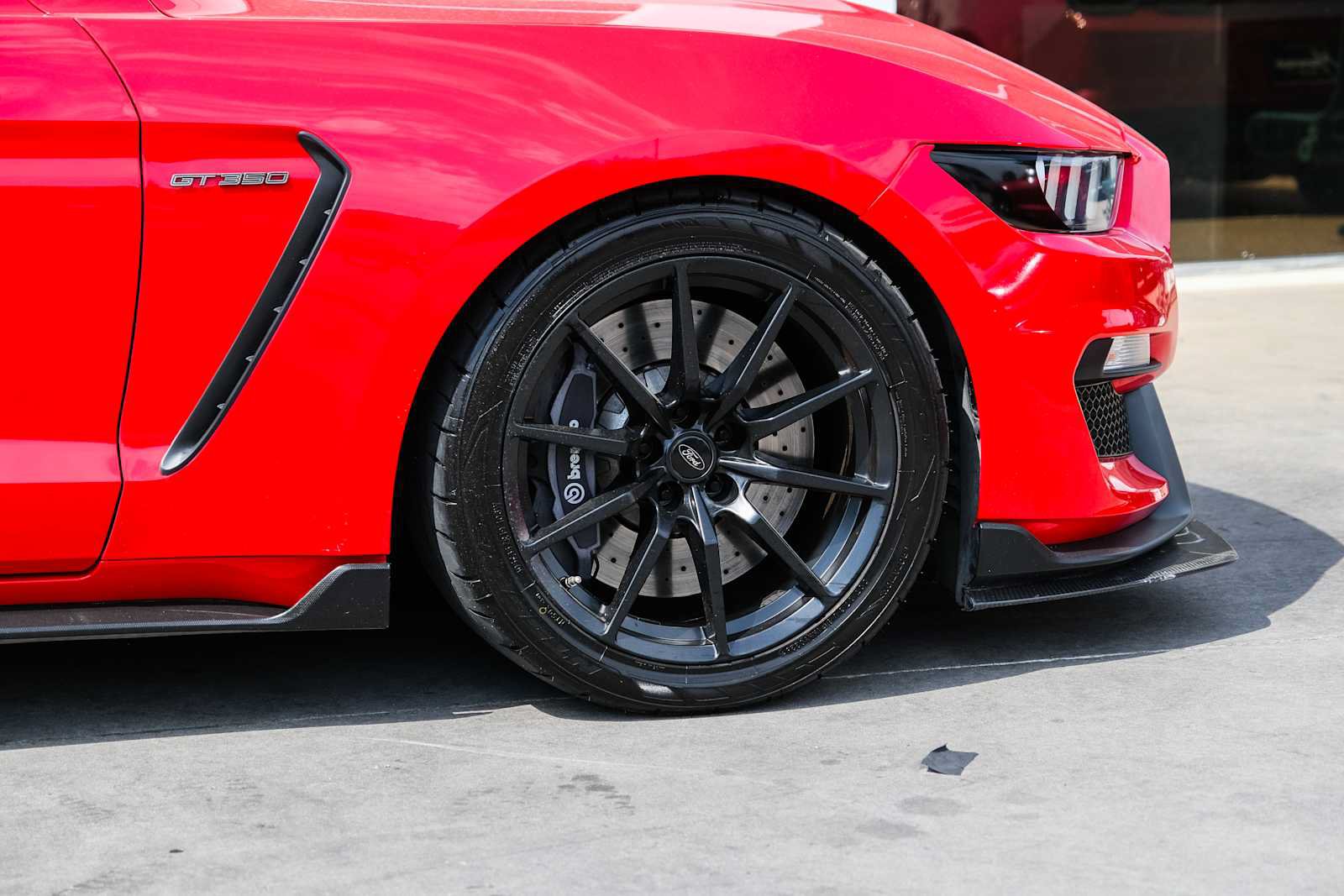 Used 2016 Ford Mustang Shelby GT350 w/ Technology Package RWD image 8