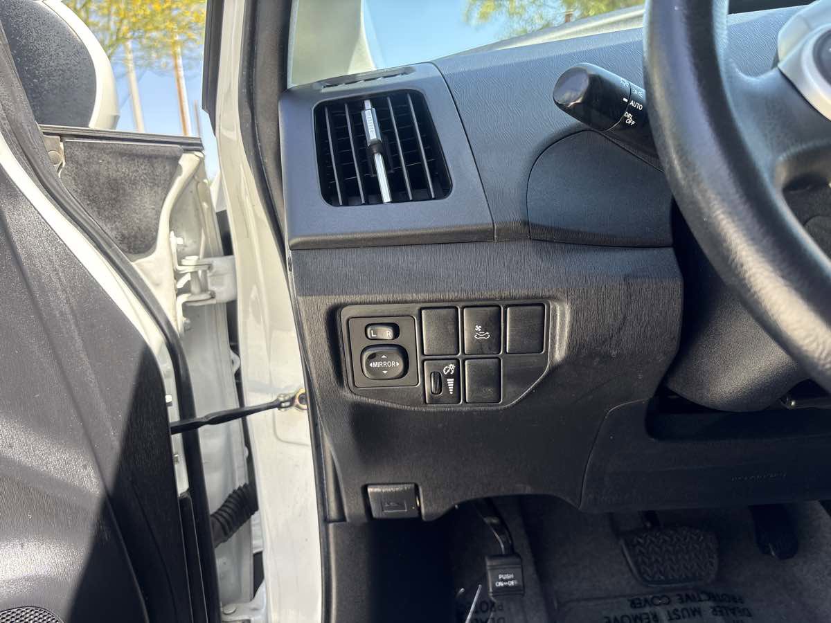 Used 2012 Toyota Prius Four w/ Deluxe Solar Roof Pkg FWD image 21