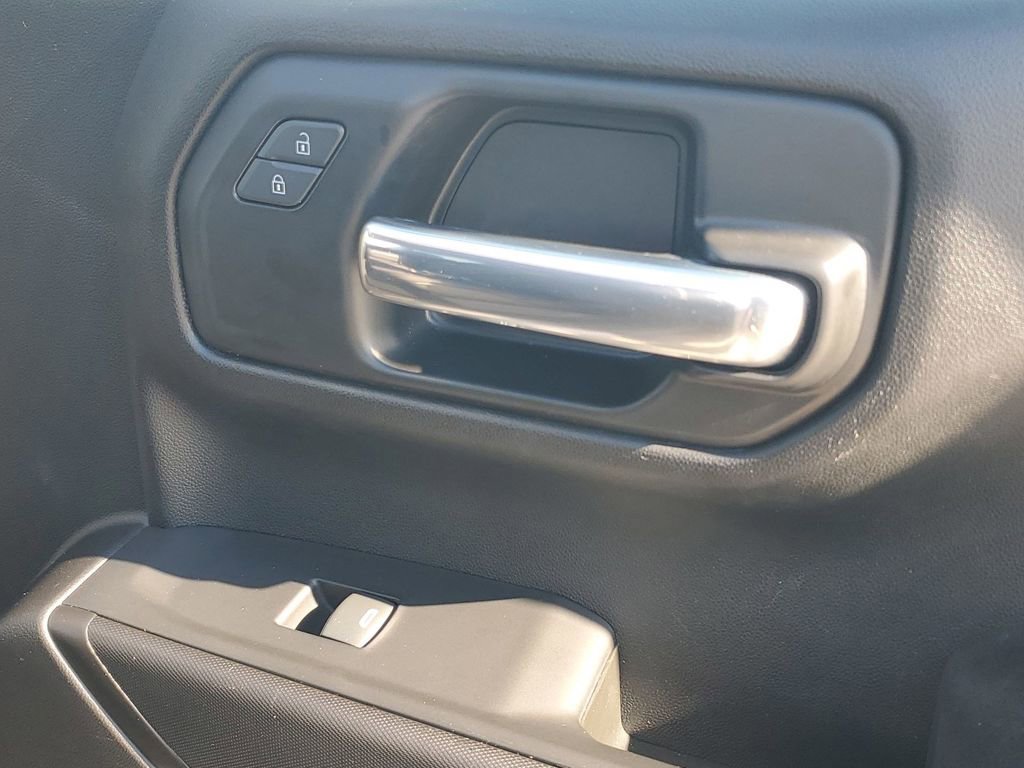 Used 2023 Chevrolet Silverado 1500 Custom image 46