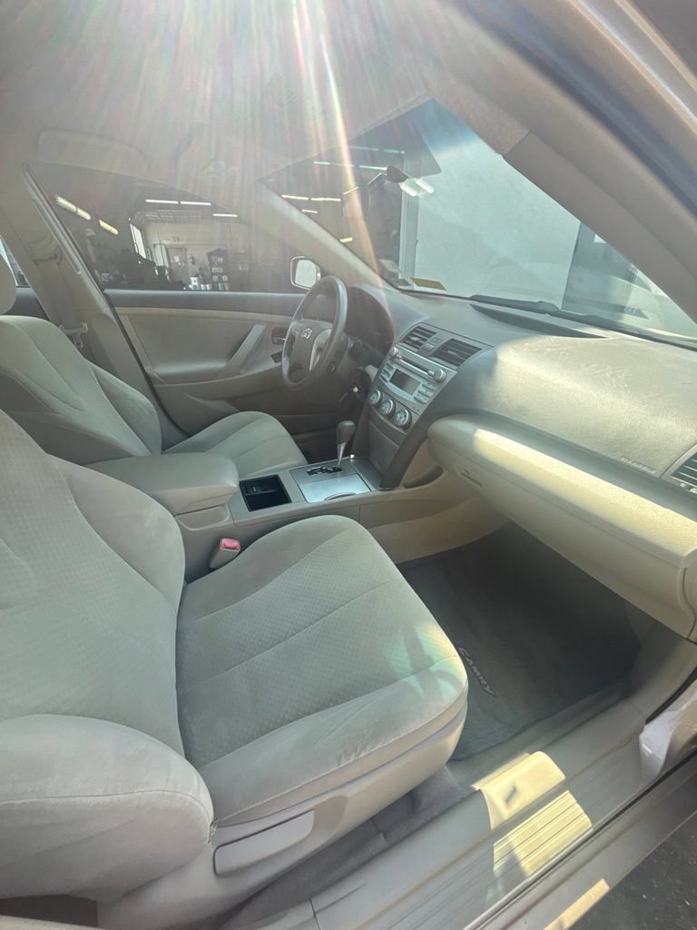 Used 2009 Toyota Camry LE FWD image 24