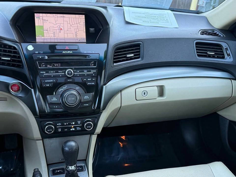 Used 2014 Acura ILX w/ Technology Package FWD image 5