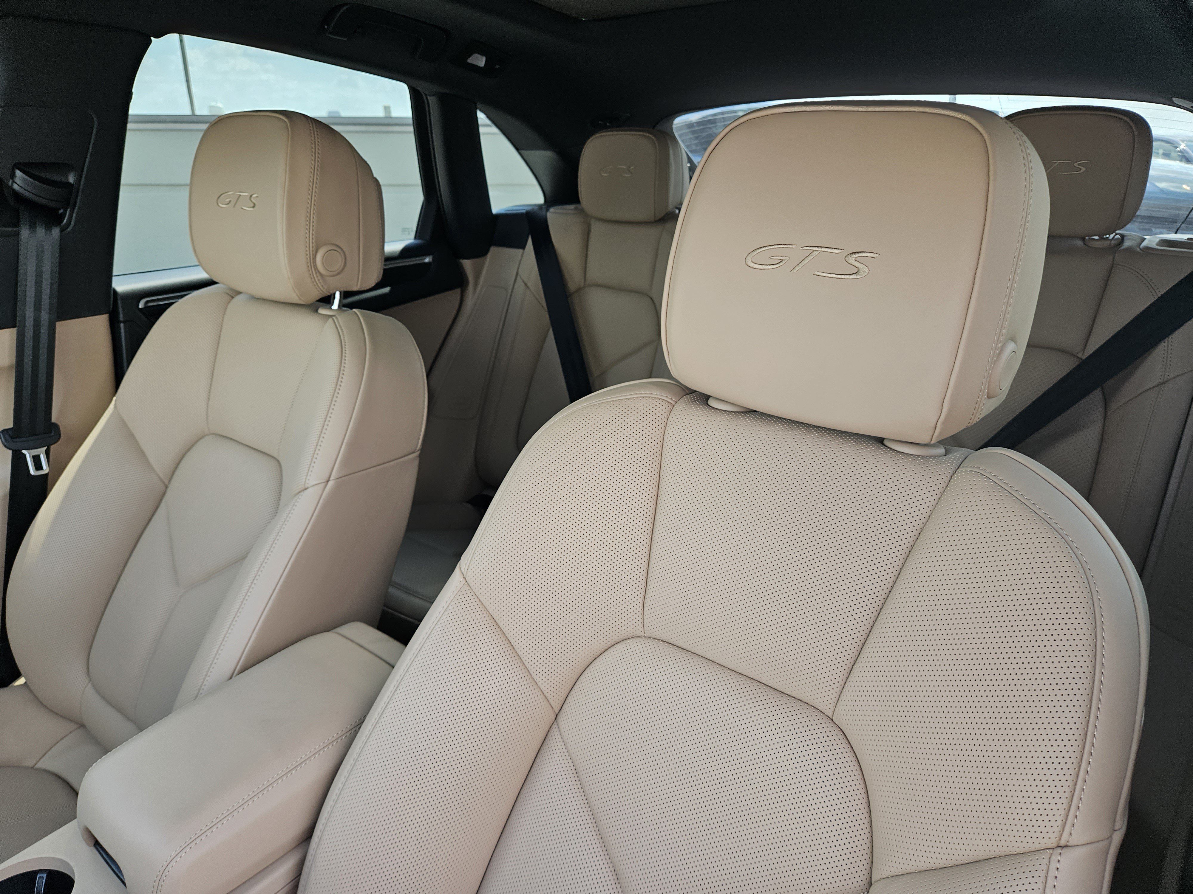 Certified 2021 Porsche Macan GTS AWD/4WD image 6