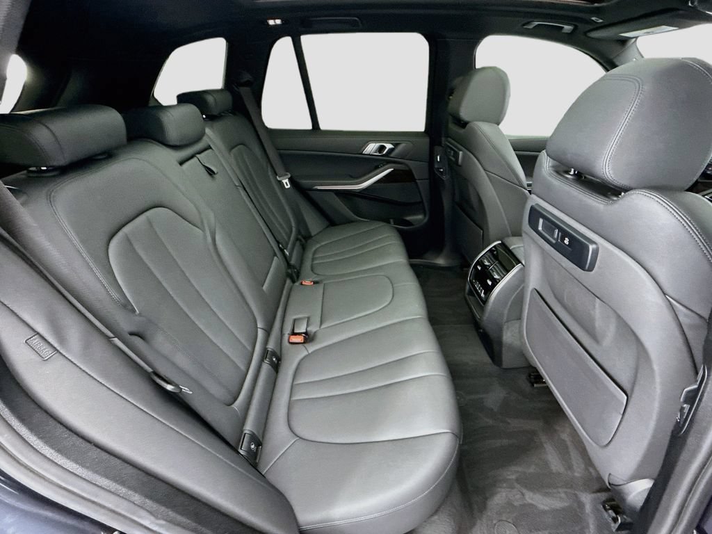 Used 2019 BMW X5 xDrive40i w/ Convenience Package AWD/4WD image 21