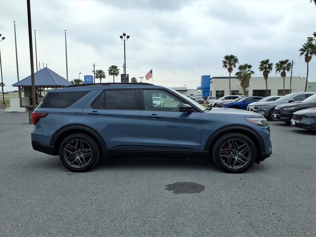 Used 2025 Ford Explorer ST AWD/4WD image 9