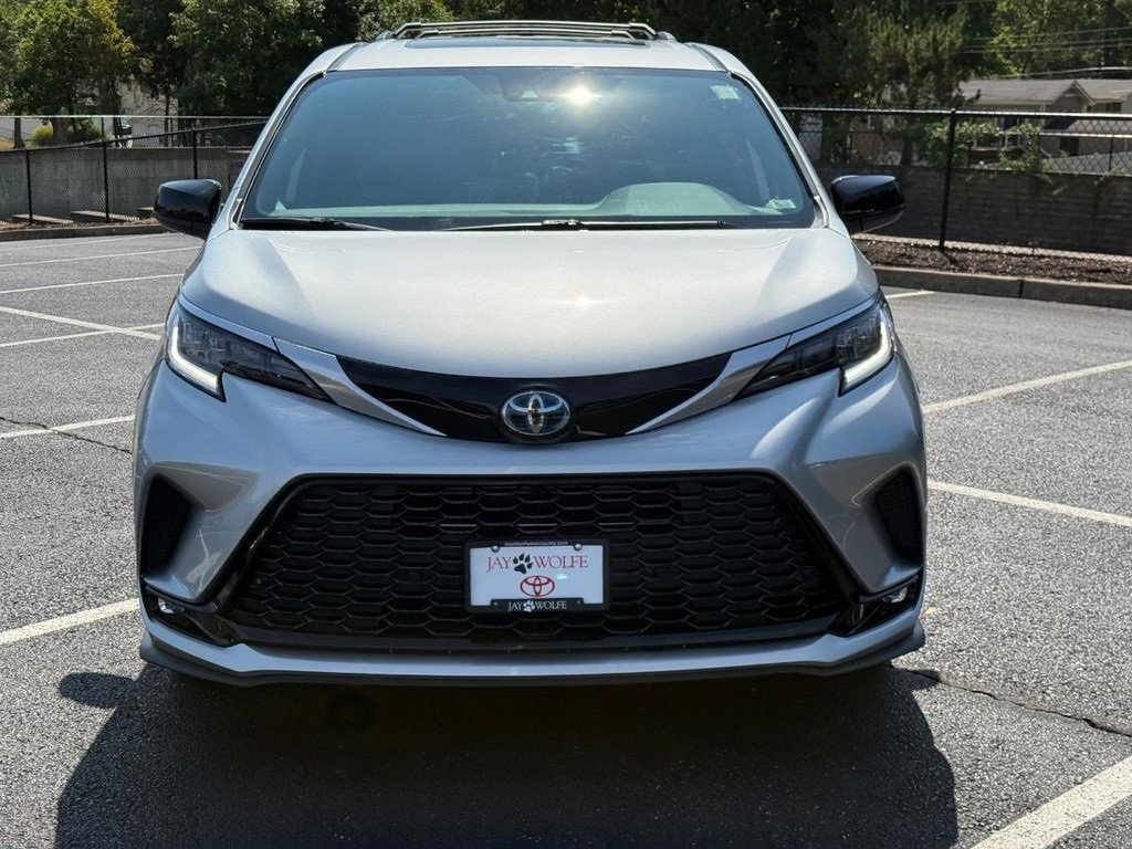 Certified 2021 Toyota Sienna XSE image 11