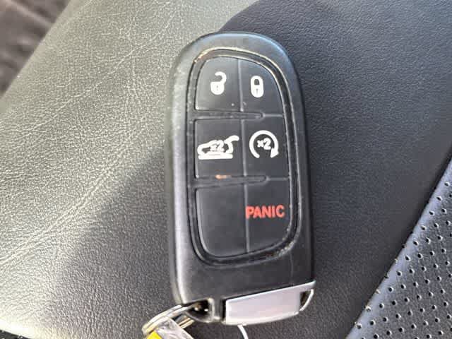 Used 2019 Jeep Cherokee Trailhawk AWD/4WD image 30