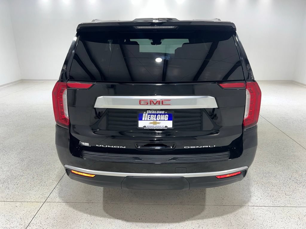 Used 2024 GMC Yukon Denali w/ Advanced Technology Package AWD/4WD image 4