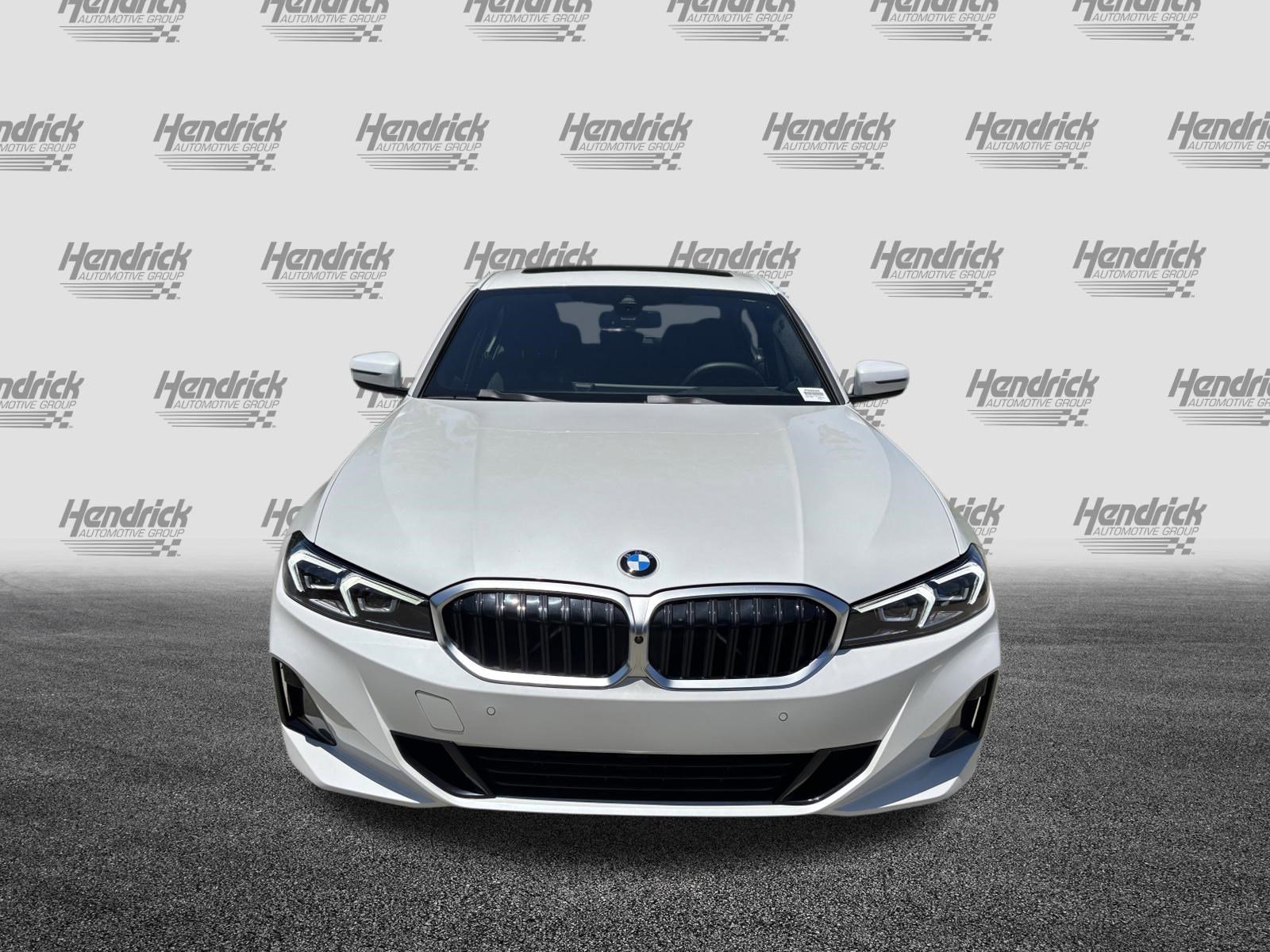 Certified 2025 BMW 330i Sedan RWD image 3