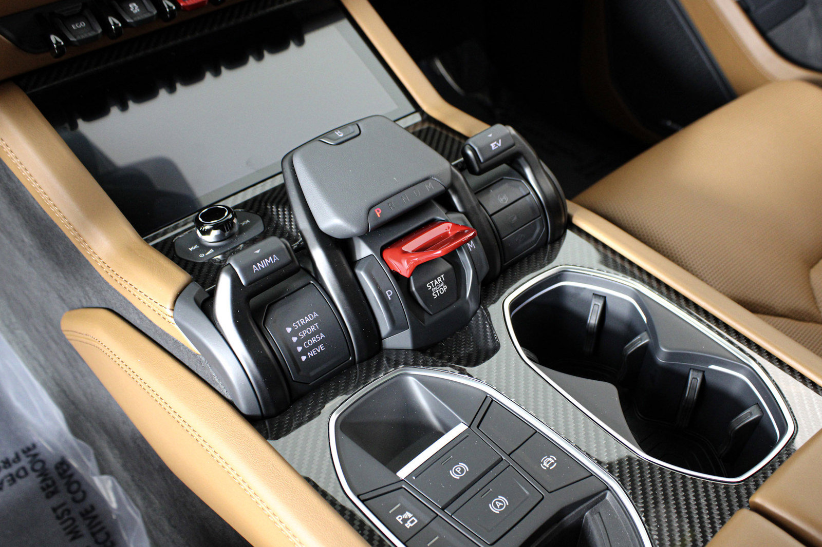Used 2025 Lamborghini Urus SE AWD/4WD image 41