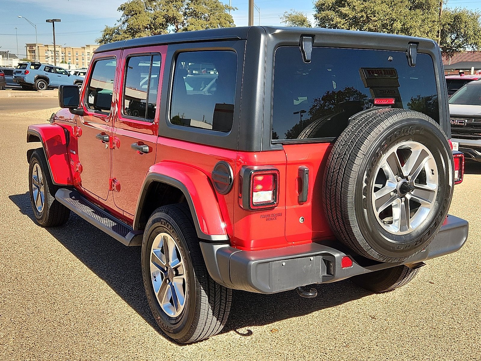 Used 2020 Jeep Wrangler Unlimited Sahara image 3