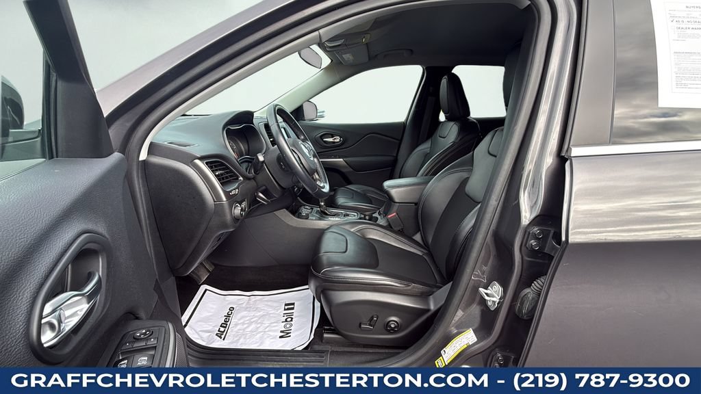 Used 2019 Jeep Cherokee Latitude Plus AWD/4WD image 21