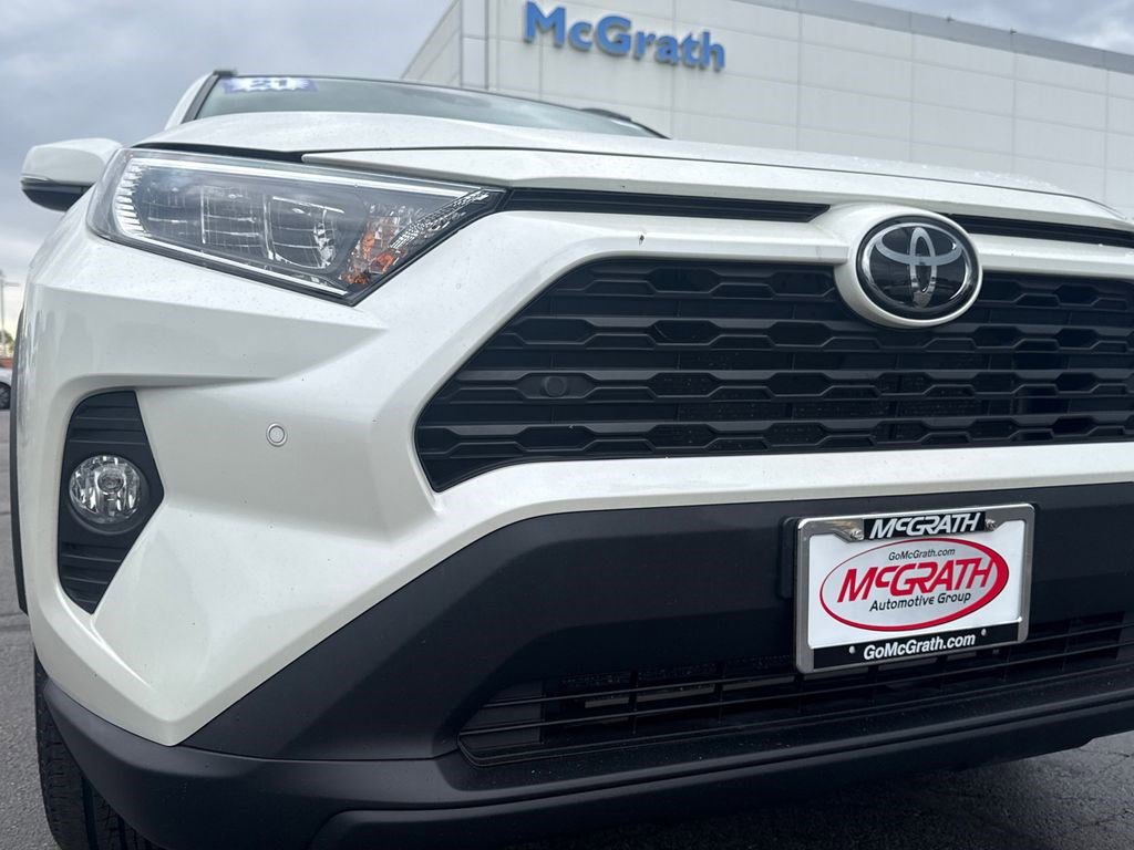 Used 2021 Toyota RAV4 XLE Premium AWD/4WD image 13