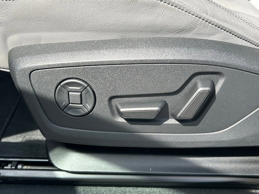 Used 2025 Audi Q3 2.0T Premium w/ Convenience Package image 21