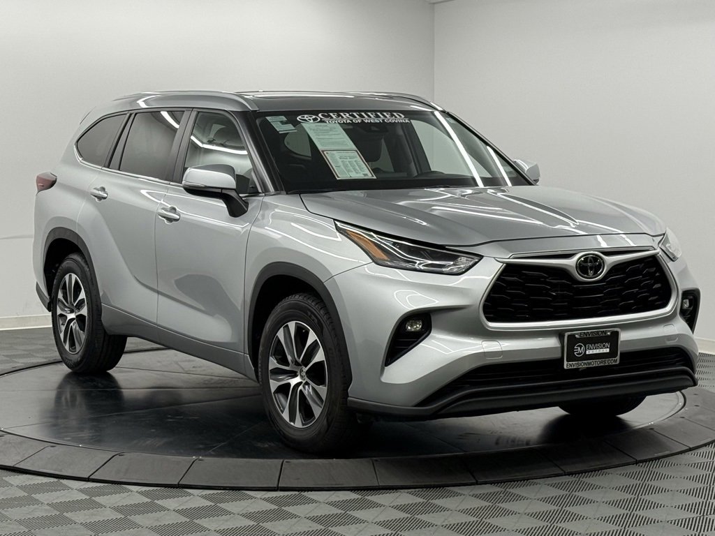 Used 2024 Toyota Highlander LE image 5