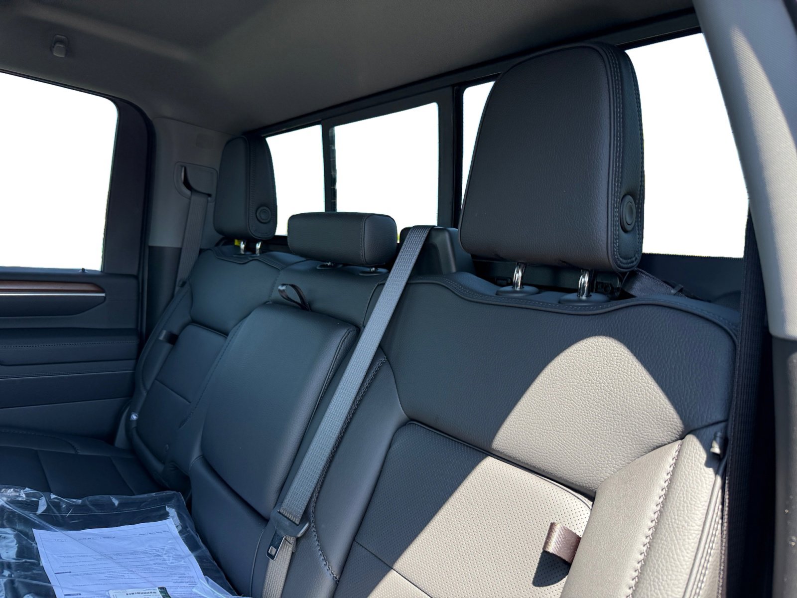 New 2025 GMC Sierra 2500 Denali w/ Denali Reserve Package image 16