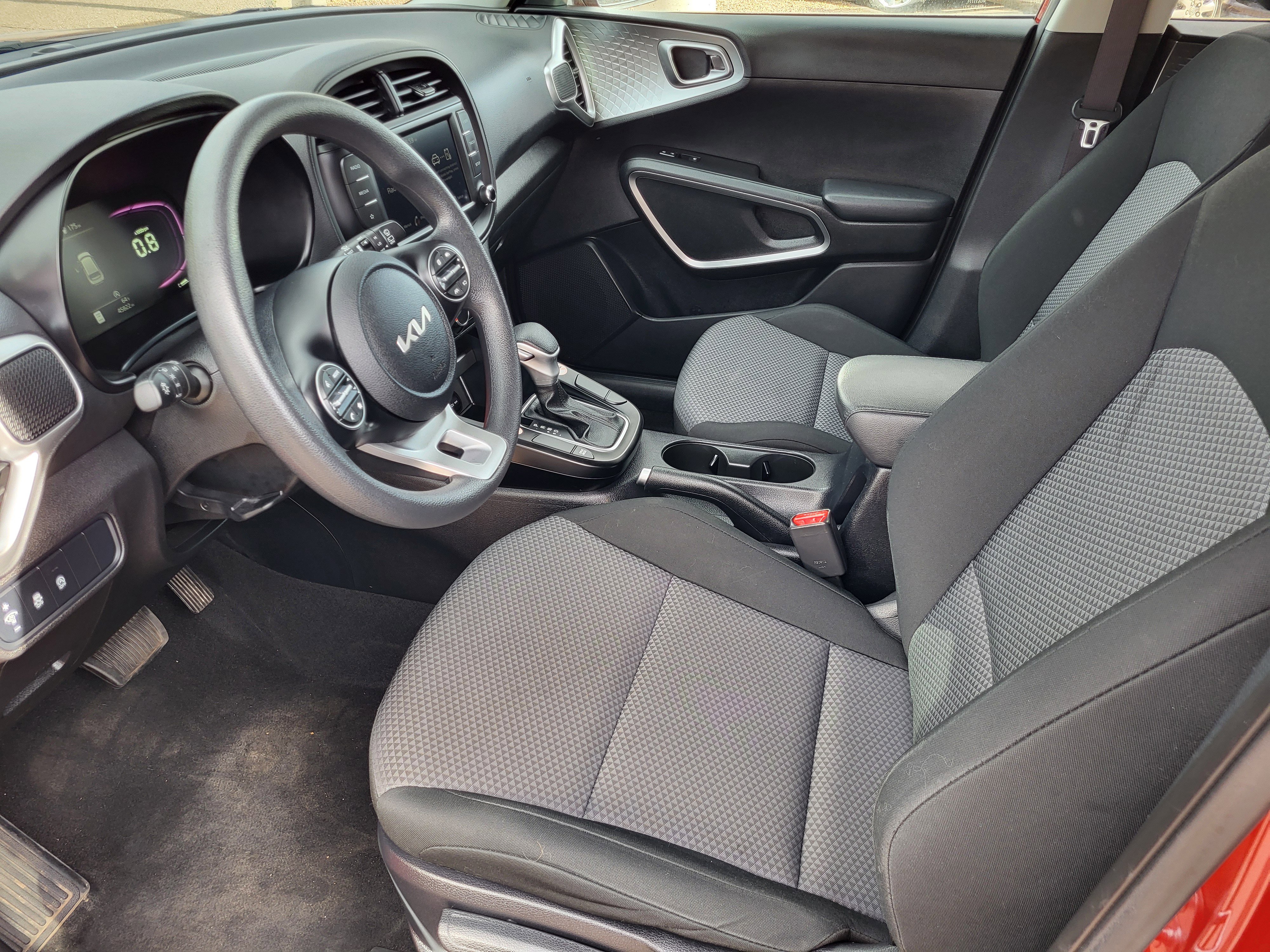 Used 2023 Kia Soul LX w/ LX Technology Package image 7