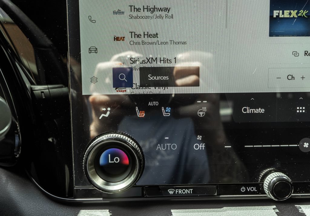 Used 2023 Lexus RX 350 AWD/4WD image 8