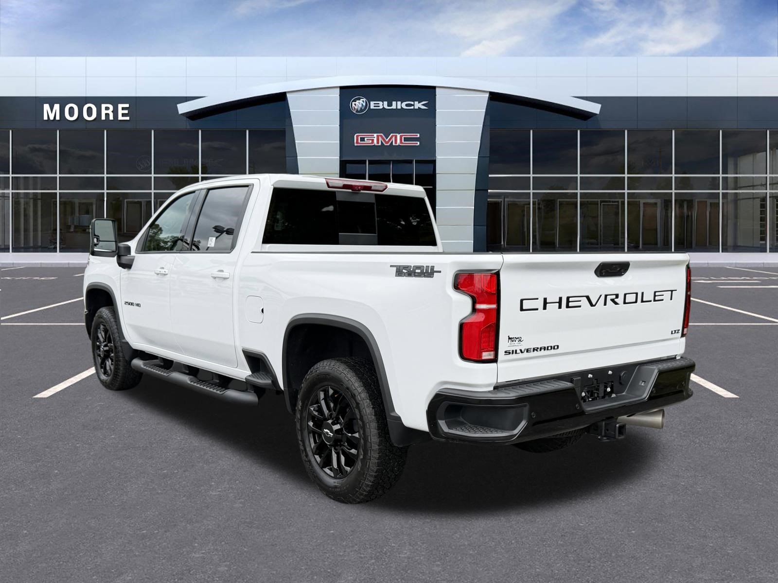 Used 2025 Chevrolet Silverado 2500 LTZ w/ LTZ Plus Package AWD/4WD image 5