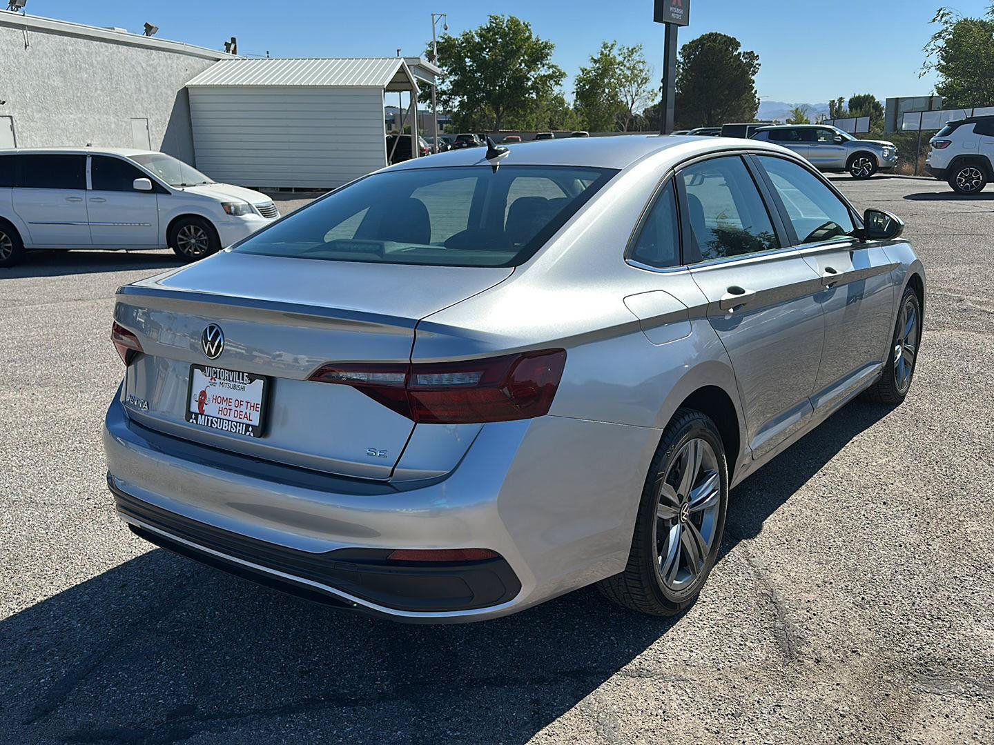 Used 2024 Volkswagen Jetta SE FWD image 8