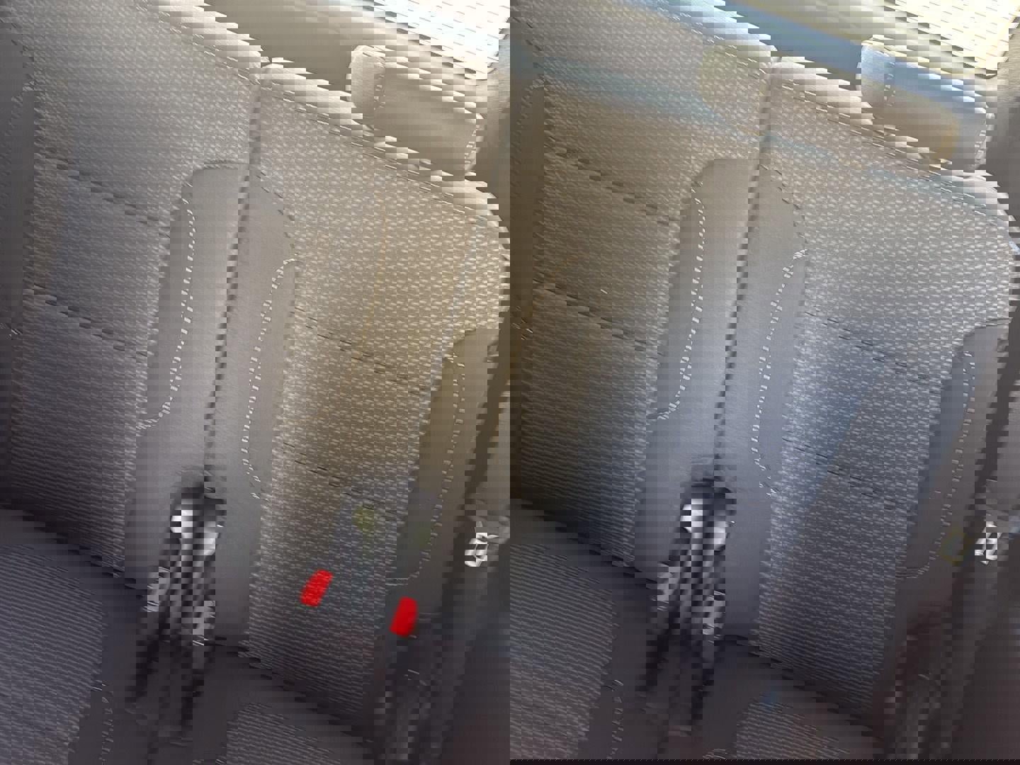 Used 2023 GMC Acadia SLE w/ Driver Convenience Package image 12