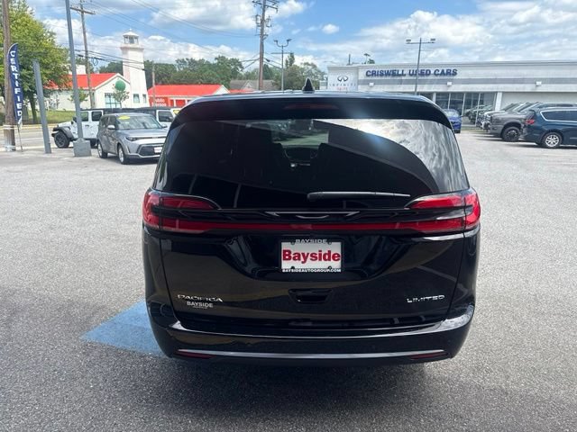 New 2027 Chrysler Pacifica Limited w/ Family Tech Group FWD image 12