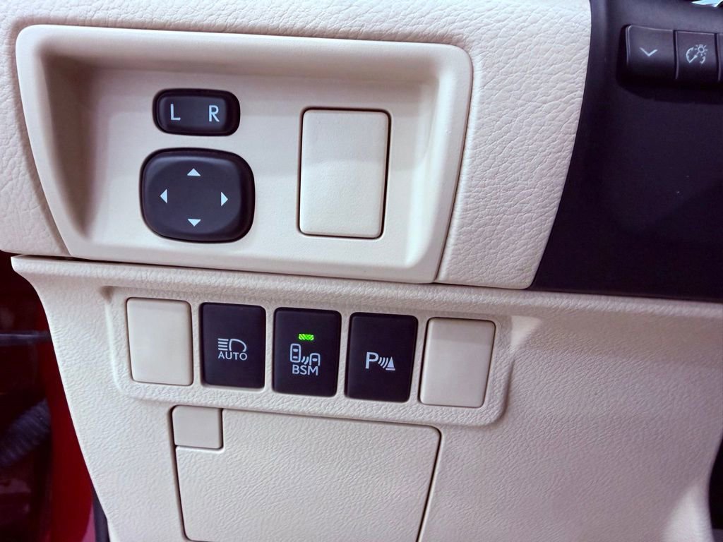 Used 2015 Lexus ES 350 w/ Ultra Luxury Package image 21