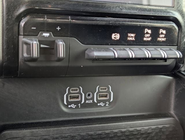 Used 2024 RAM 3500 Laramie w/ Night Edition AWD/4WD image 17