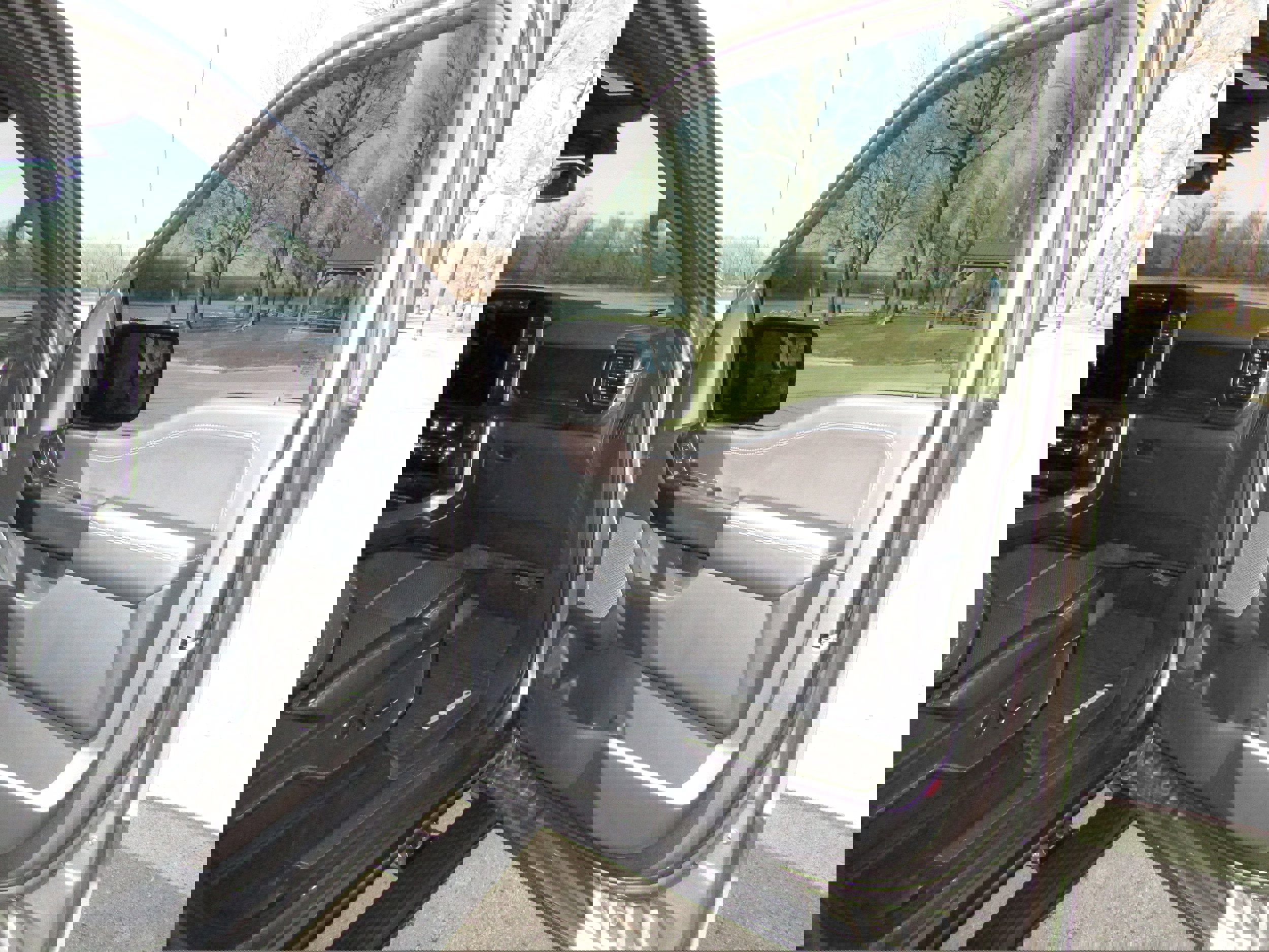 Used 2024 Ford F150 Platinum w/ FX4 Off-Road Package image 20