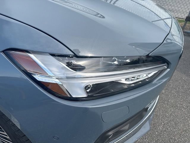 Used 2022 Volvo S90 B6 Inscription w/ Advanced Package image 7