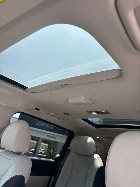 Certified 2025 Kia Carnival SX Prestige FWD image 13