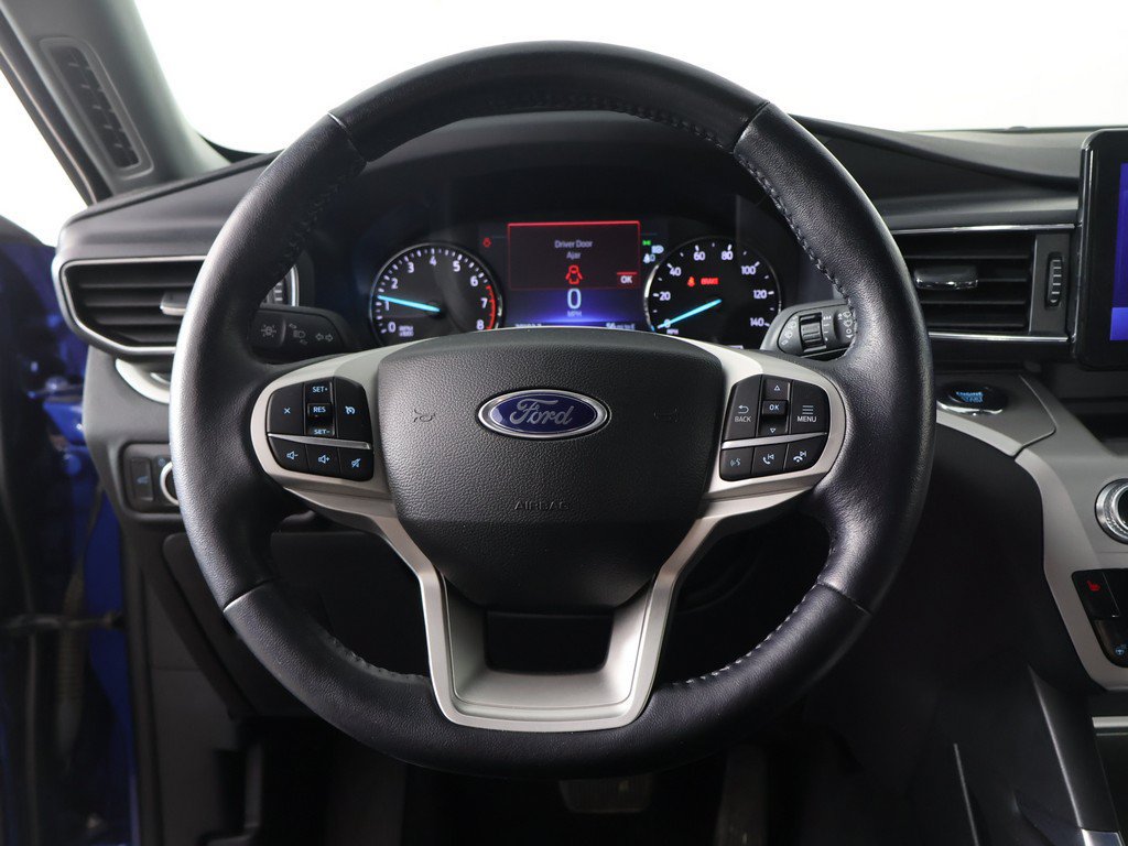 Used 2023 Ford Explorer XLT w/ Equipment Group 202A AWD/4WD image 38