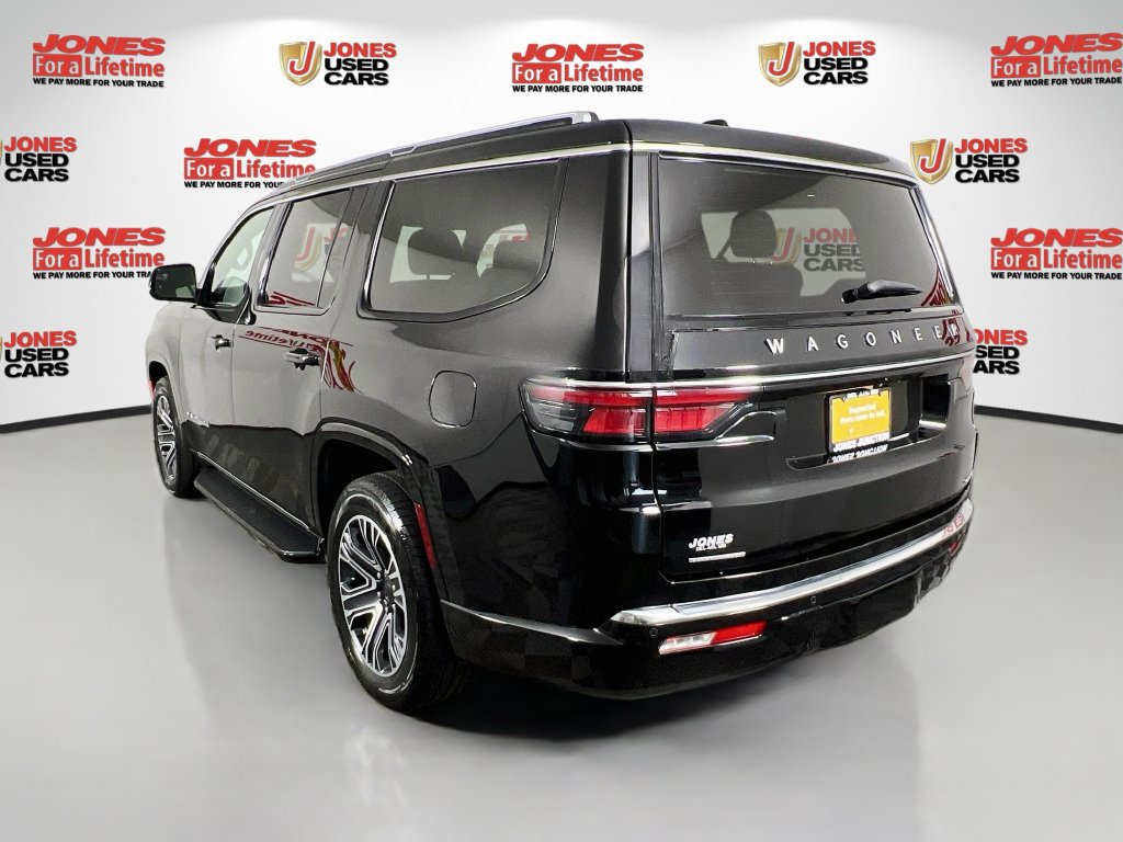 Used 2023 Jeep Wagoneer Series II AWD/4WD image 2
