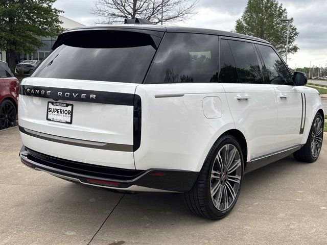 Used 2024 Land Rover Range Rover SE image 3