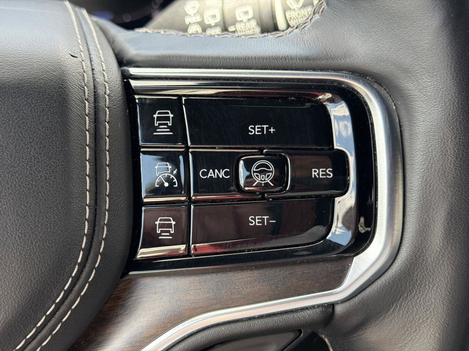 Used 2022 Jeep Grand Wagoneer Series II w/ Convenience Group III AWD/4WD image 23