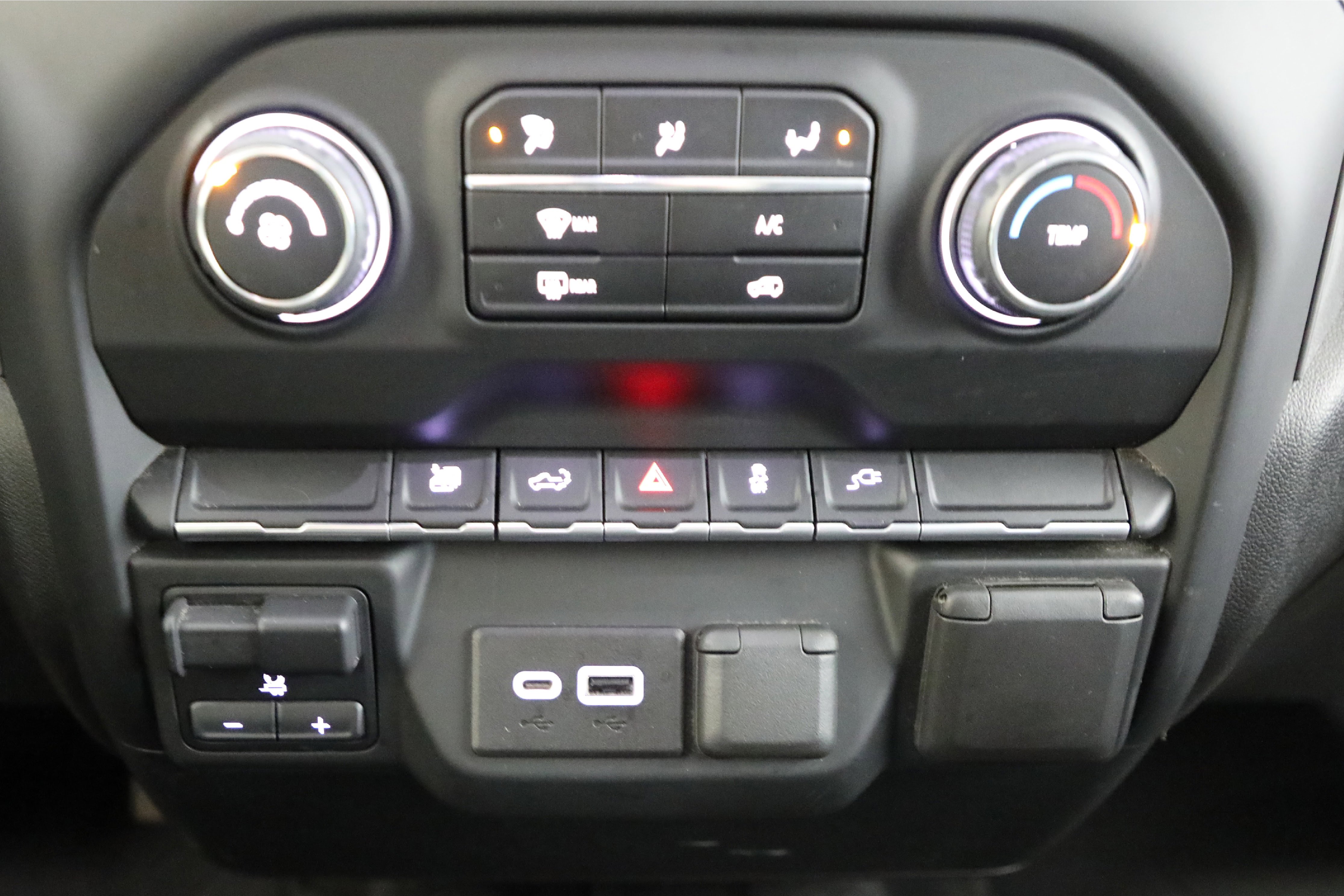 Used 2022 Chevrolet Silverado 2500 Custom w/ Custom Value Package image 6