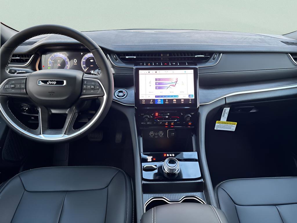 New 2025 Jeep Grand Cherokee Limited image 11