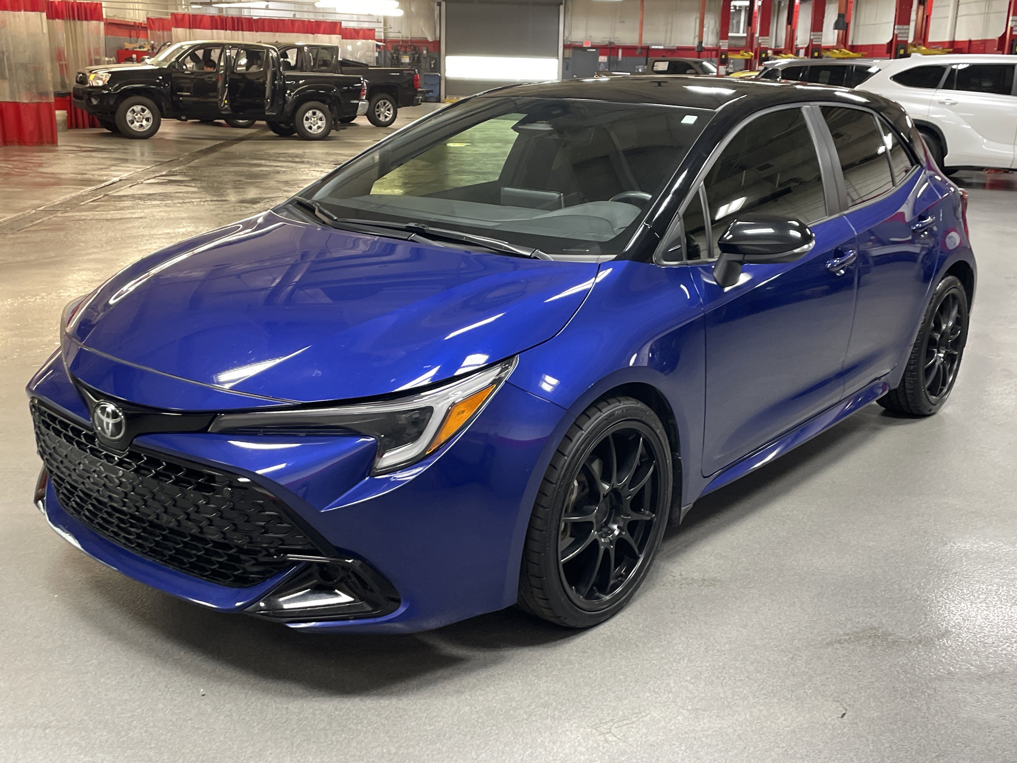 Used 2024 Toyota Corolla SE FWD image 3