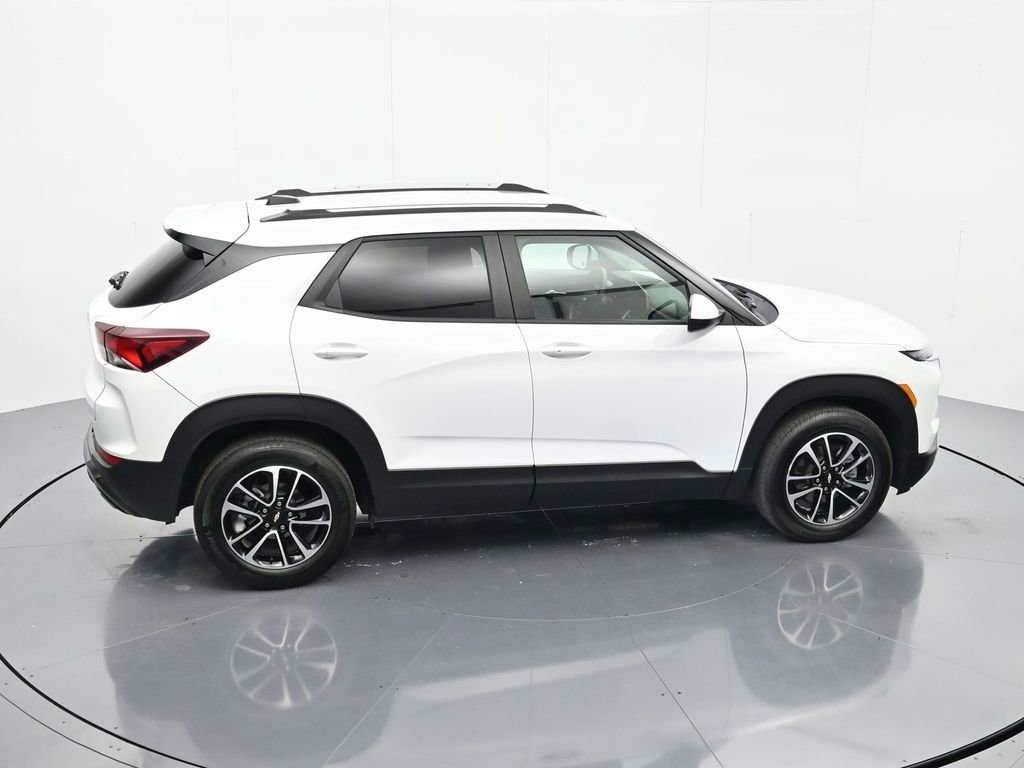 Used 2025 Chevrolet TrailBlazer LT FWD image 30
