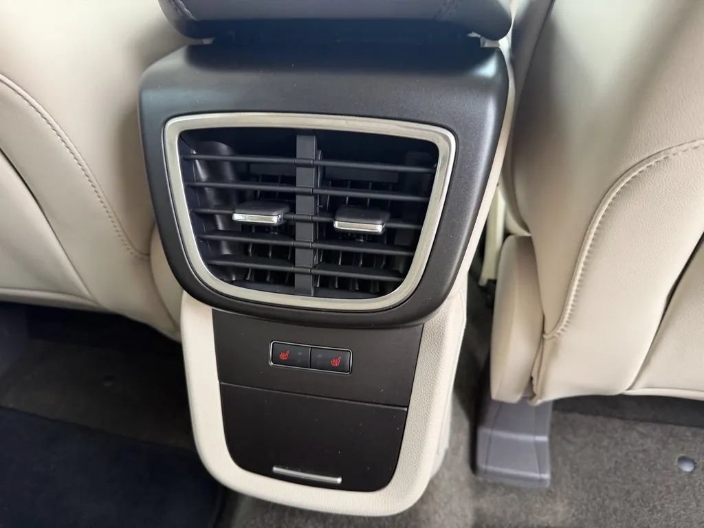 Used 2016 Lincoln MKX Select w/ Select Plus Package FWD image 32