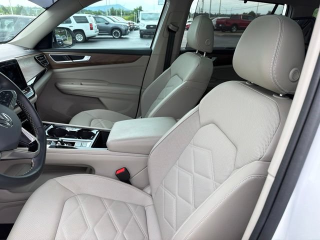Used 2024 Volkswagen Atlas SE w/ Panoramic Sunroof Package AWD/4WD image 5