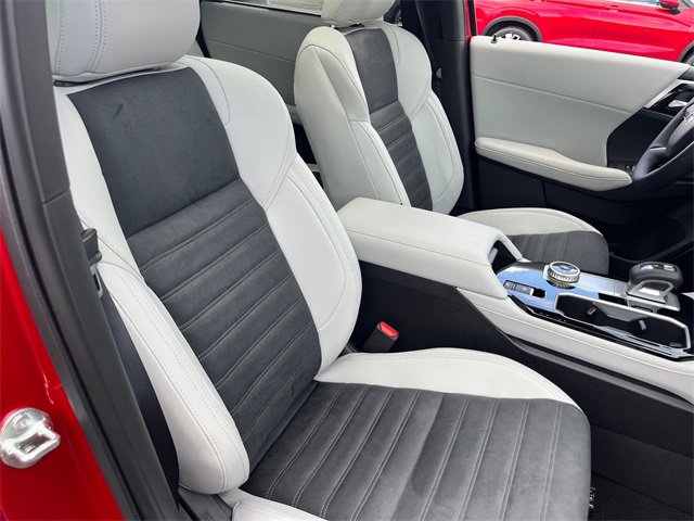 New 2025 Mitsubishi Outlander SE image 33