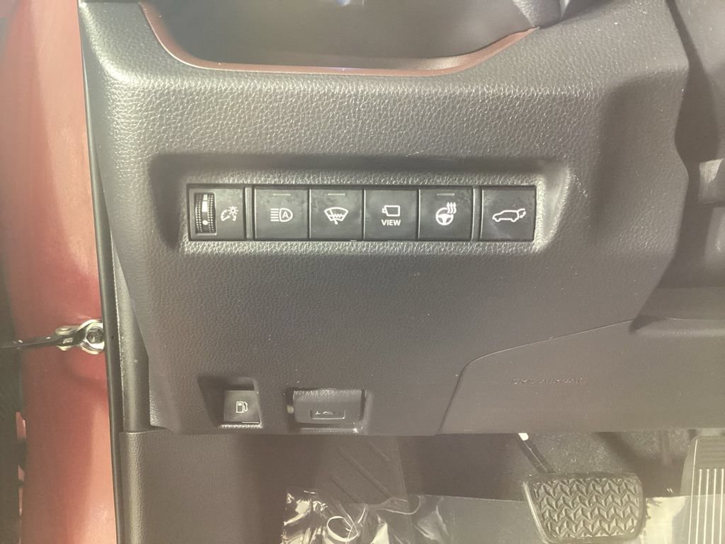Used 2020 Toyota RAV4 Limited AWD/4WD image 14