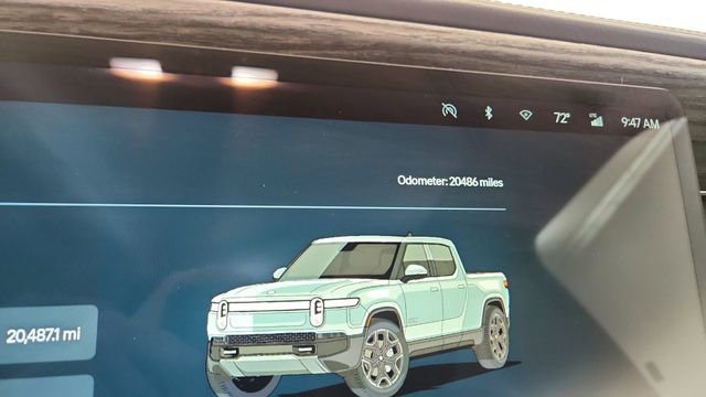 Used 2023 Rivian R1T Adventure image 39