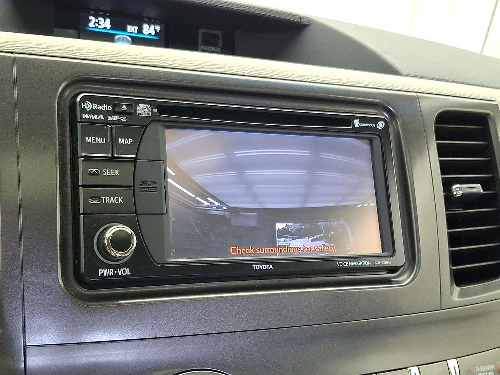 Used 2014 Toyota Sienna XLE w/ Entertainment Package FWD image 18