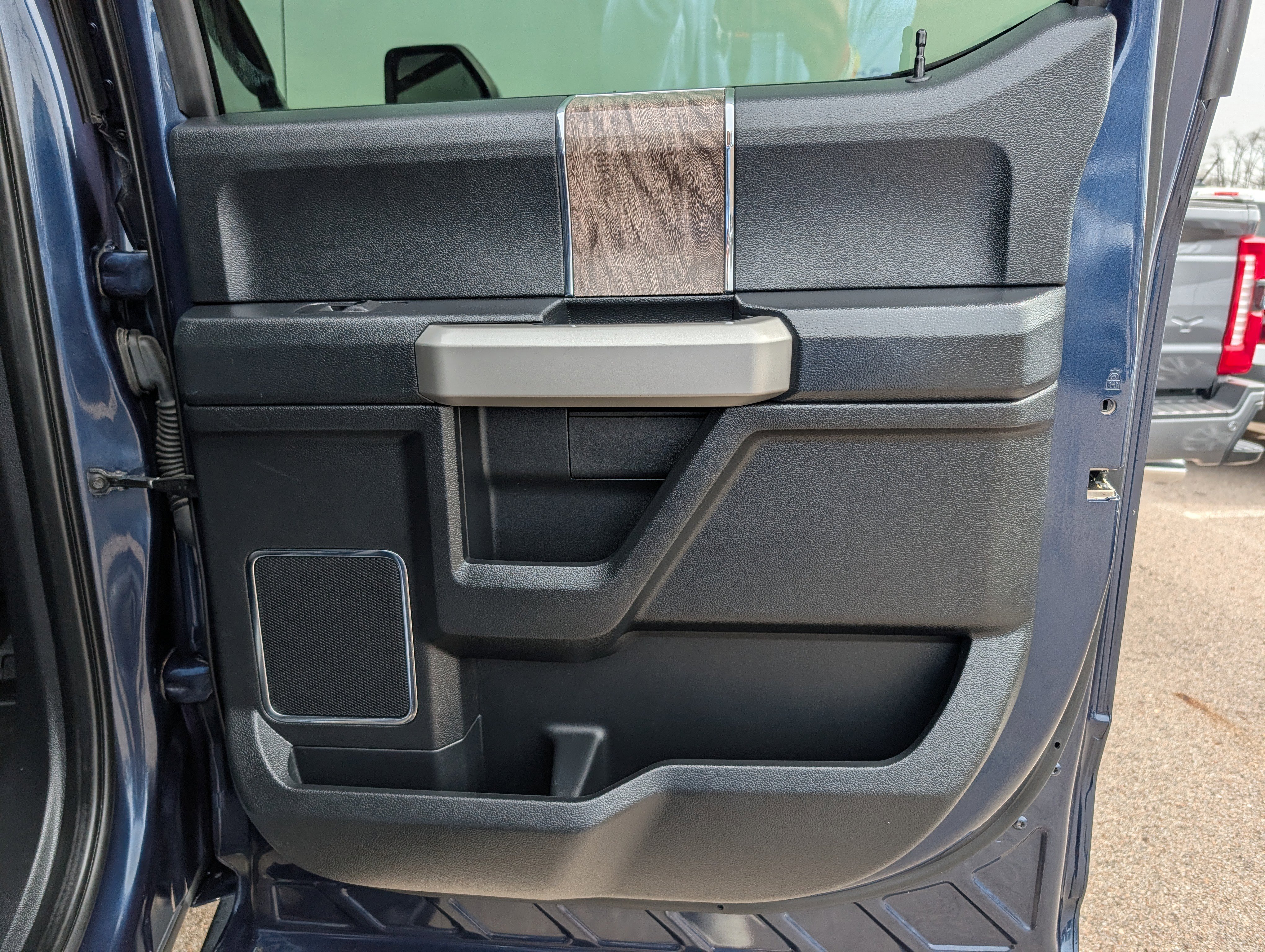 Used 2019 Ford F250 Lariat image 38