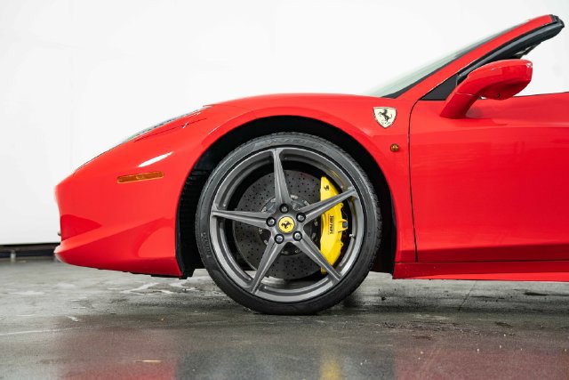 Used 2014 Ferrari 458 Spider RWD image 12