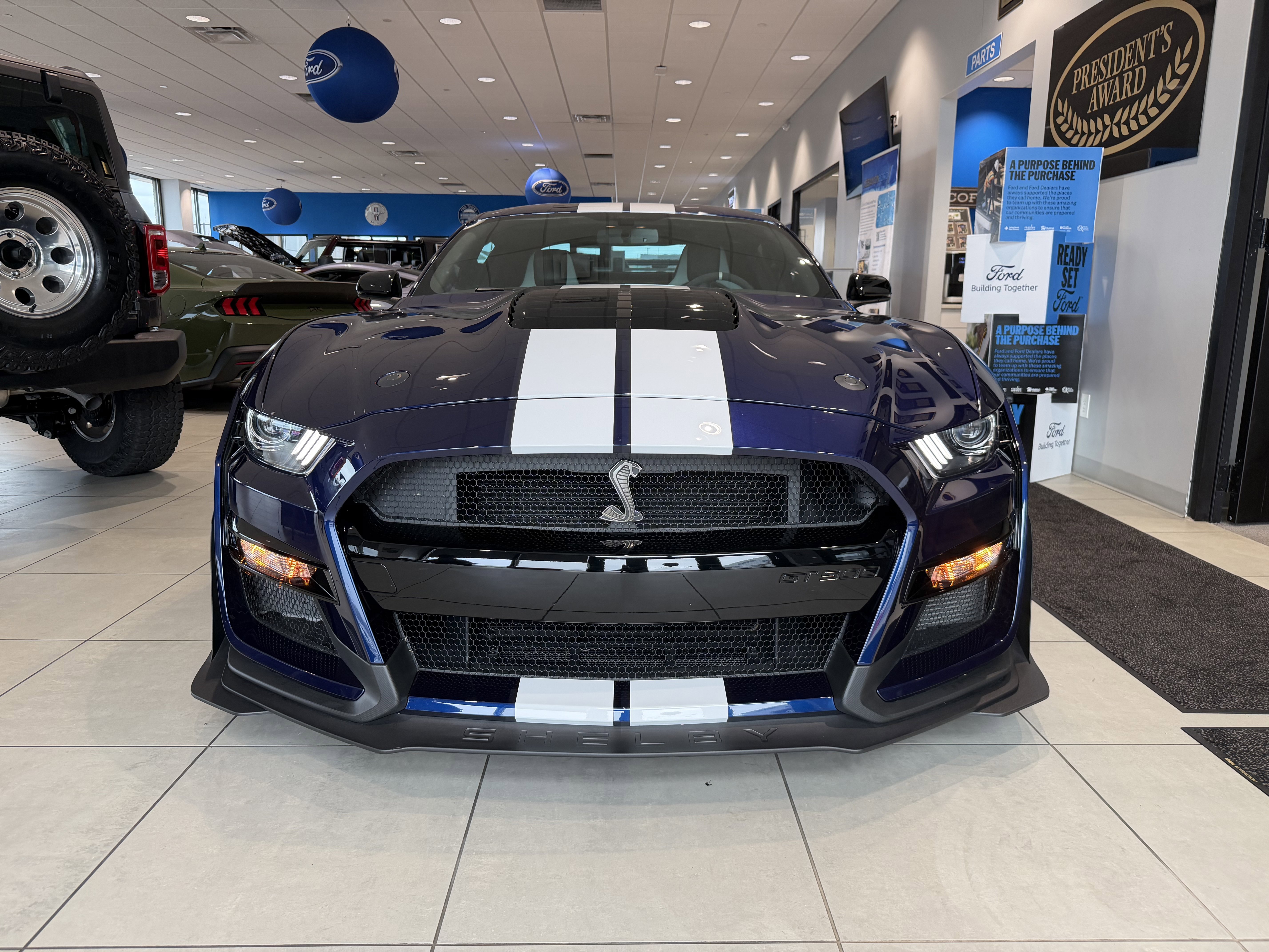 Used 2020 Ford Mustang Shelby GT500 w/ Carbon Fiber Track Pack image 18