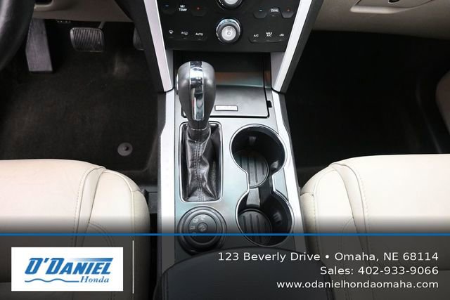 Used 2015 Ford Explorer XLT w/ Equipment Group 202B AWD/4WD image 32